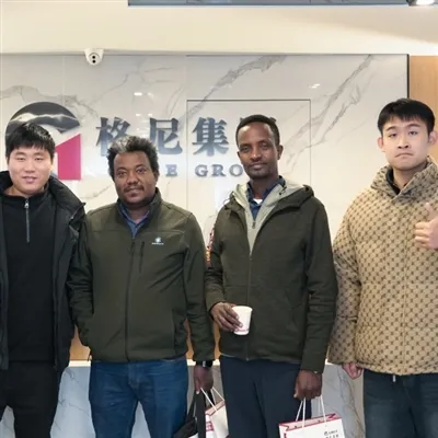 Eþíópískur viðskiptavinur heimsækir GNEE verksmiðju